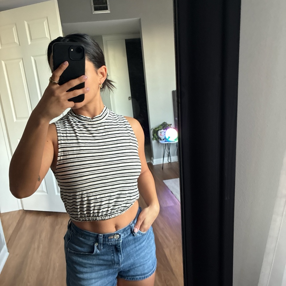 Forever 21 Black and White Striped Crop Top